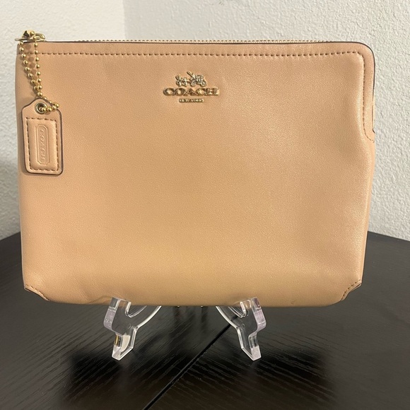 Coach Handbags - Coach clutch